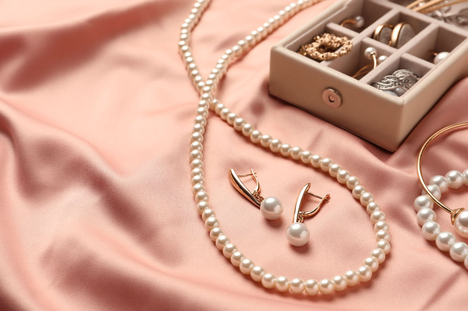 Pearl Jewelry Care Guide – Expert Tips
